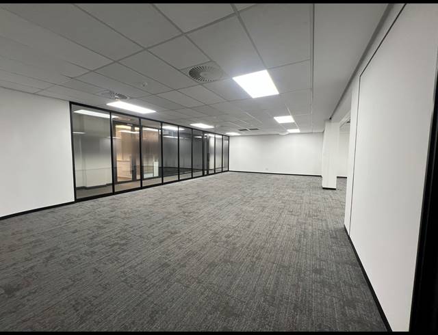 141M² OFFICE TO LET IN SANDHURST